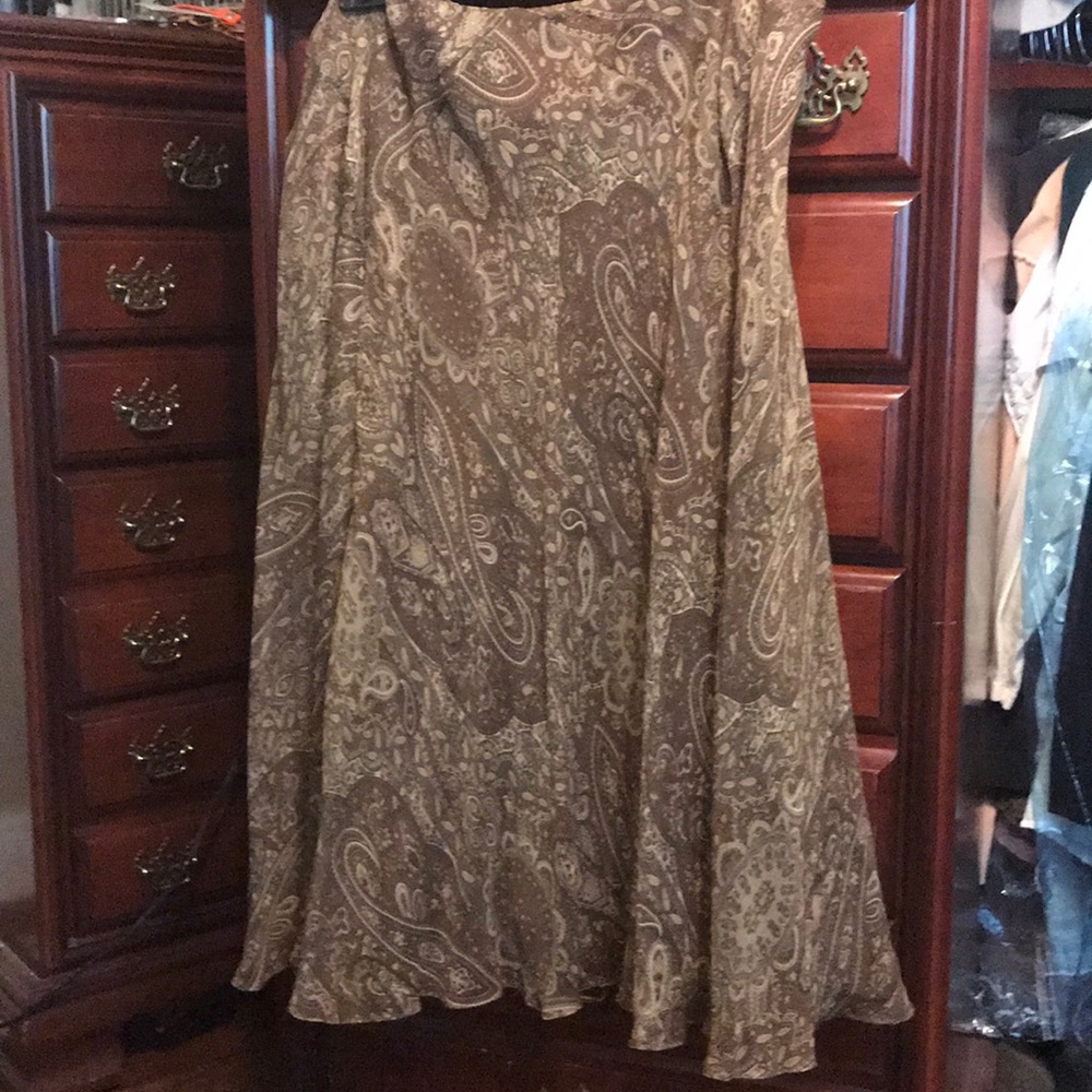 Lauren Ralph Lauren flowy skirt, size 16.